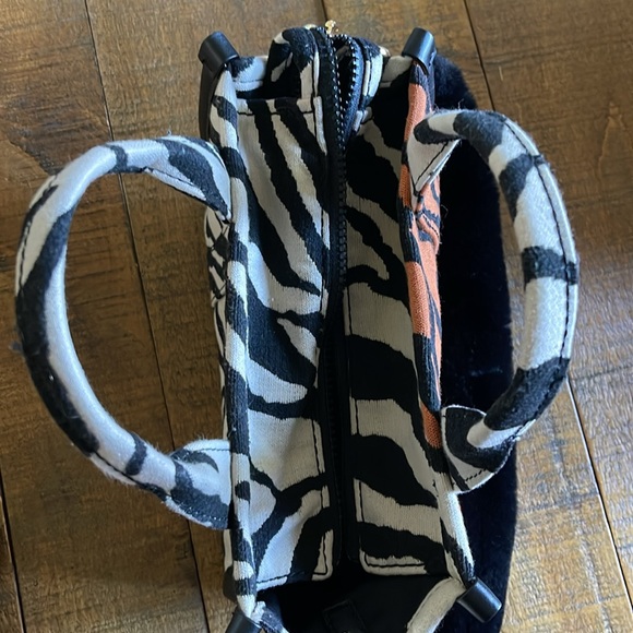 Marc Jacobs Tote - Picture 6 of 7